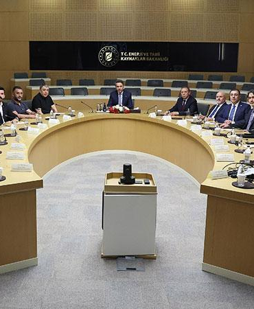 Bakan Bayraktar, Doruk Madencilik işçileriyle bir araya geldi