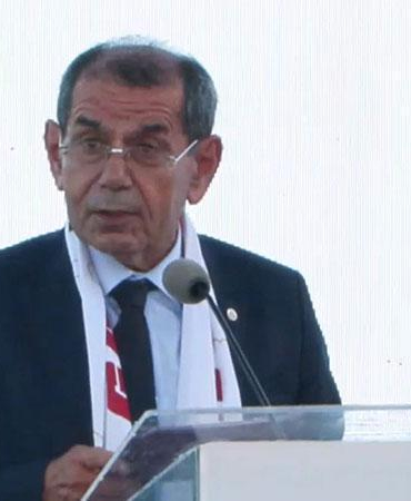 Dursun Özbek: Galatasaray ortaya koyduğu vizyonla Türk sporuna yön veren bir kulüp olmuştur