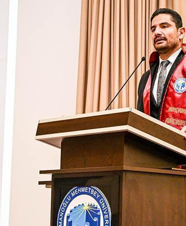 TGF Başkanı Taha Akgül’e KMÜ tarafından fahri doktora verildi