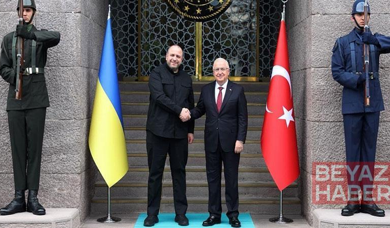 Bakan Güler, Ukrayna Savunma Bakanı Umerov ile bir araya geldi