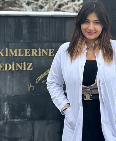 Tıp öğrencisi Yaren
