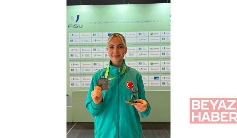 Beykoz Üniversitesi öğrencisi Elif Naz Kara