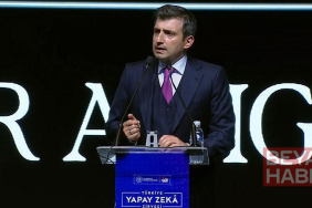 Bayraktar: Makinelerin ve makine insanlarının istilası ile karşı karşıyayız