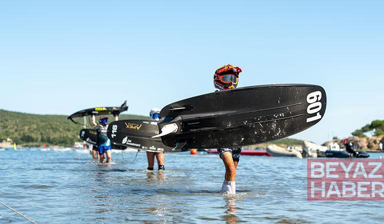 İzeltaş Dünya Motosurf Şampiyonası ilk gün etap yarışları sona erdi