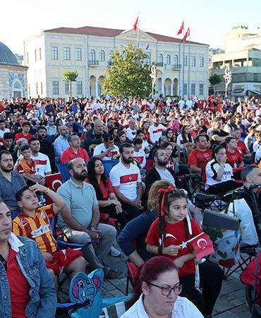 Dev ekranlarda milli buluşma