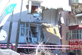 Güngören’de yıkım sırasında çöken apartman nedeniyle 2 bina tahliye edildi