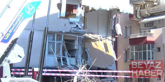 Güngören’de yıkım sırasında çöken apartman nedeniyle 2 bina tahliye edildi
