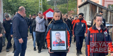 Yaşamını yitiren AFAD personelinin cenaze namazını babası kıldırdı