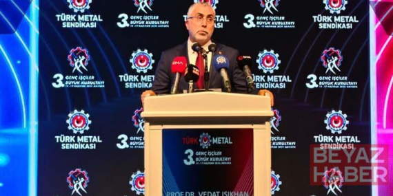 Bakan Işıkhan: İrademizin yönetimini sanal dünyaya teslim etmekten kaçınmalıyız