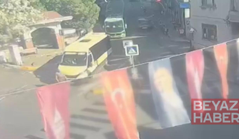 Beyoğlu’nda minibüsün çarptığı yaya hayatını kaybetti; kaza kamerada