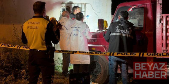 Çocuklar oynarken hareket eden kamyonet ile ev arasında sıkışan Ayaz öldü; o anlar kamerada