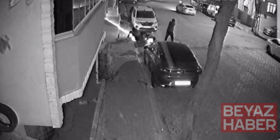 Esenyurt’ta iki grup arasında silahlı çatışma kamerada
