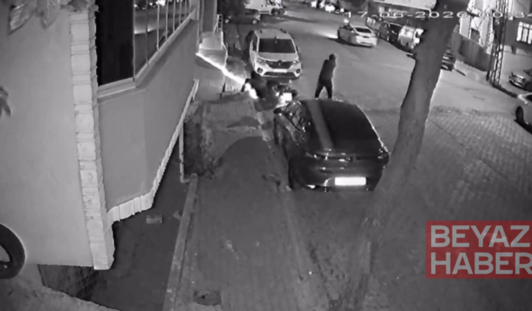 Esenyurt’ta iki grup arasında silahlı çatışma kamerada