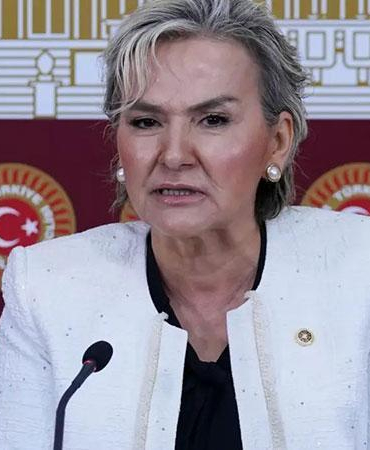 CHP İstanbul Milletvekili Nimet Özdemir partisinden istifa etti
