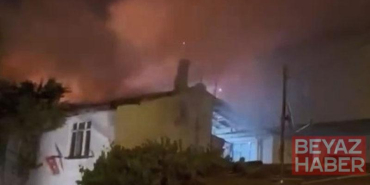 Gaziosmanpaşa’da gecekondu alev alev yandı