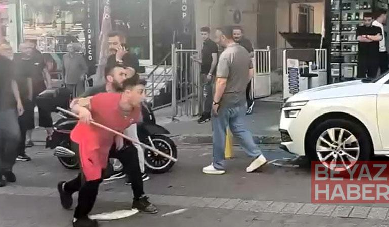 Avcılar’da tekmeli yumruklu sokak kavgası kamerada