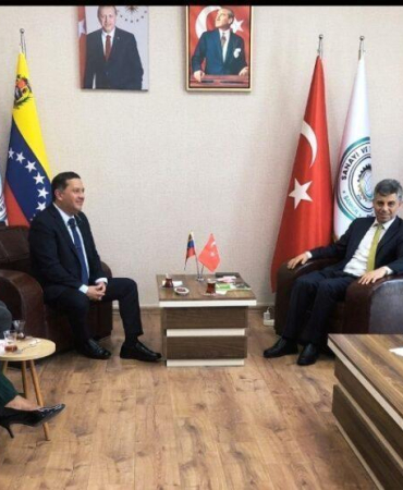 Venezuela’nın Ankara Büyükelçisi Gutierrez, SANKON’u ziyaret etti