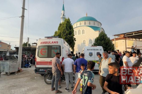 Cami inşaatında 2 işçi iskeleden düştü: 1 ölü, 1 yaralı