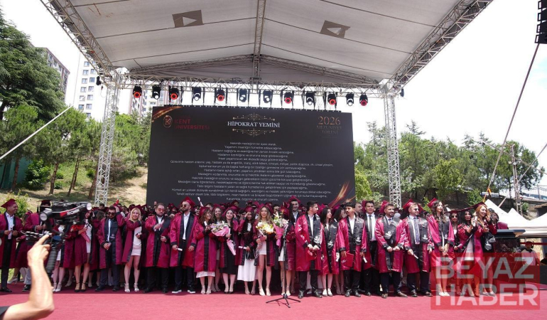İstanbul Kent Üniversitesi’nde mezuniyet coşkusu