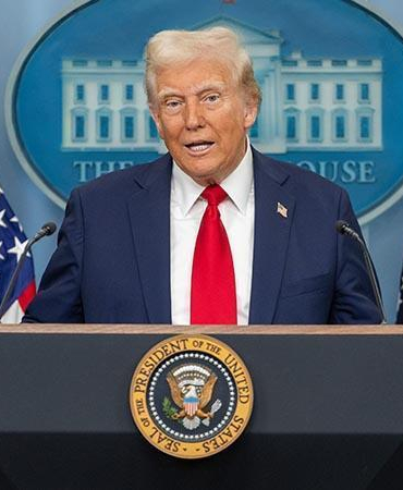 Trump: İran, ben gelene kadar 47 yıl boyunca paçayı kurtardı