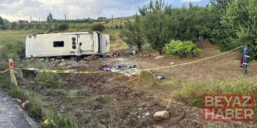 Tur midibüsü şarampole devrildi: 4 ölü, 26 yaralı