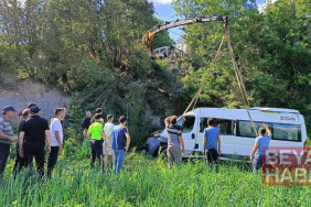 Minibüs şarampole yuvarlandı: 8 yaralı