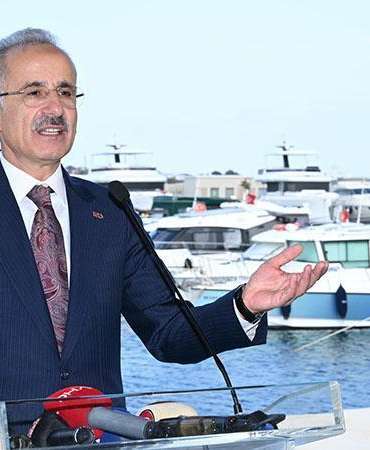 Bakan Uraloğlu: Son 14 yılın en yüksek mayıs ayı kruvaziyer ve yolcu sayısına ulaştık