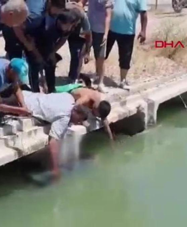 Sulama kanalında erkek cesedi bulundu: Çevredekiler iple bağlayarak köprü üzerine çekti