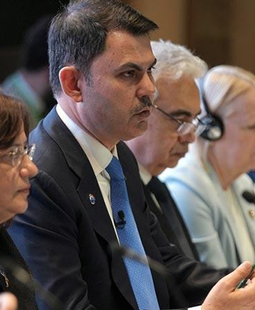 Bakan Kurum, Londra’da Enerji Dönüşümü Diyaloğu Toplantısı’na katıldı