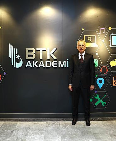 Bakan Uraloğlu: BTK Akademi ile gençlerimizi geleceğin mesleklerine hazırlıyoruz