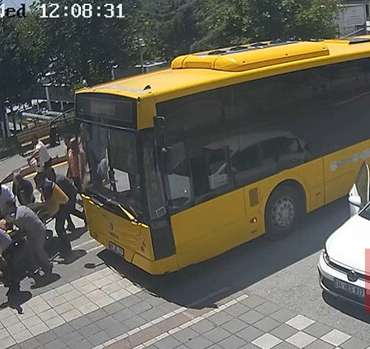 Malatya'da otobüste kalbi duran yolcuyu şoför güzergah değiştirerek hastaneye yetiştirdi