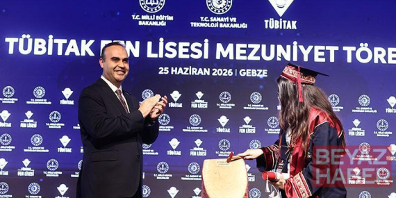 Bakan Kacır, eğitimlerini başarıyla tamamlayan öğrencilere diplomalarını verdi