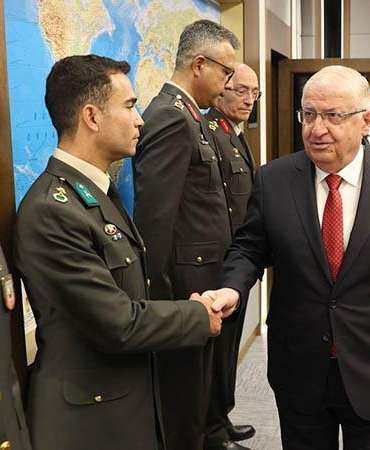 Bakan Güler, Kara Kuvvetleri personelini kabul etti