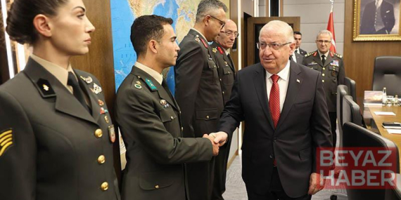 Bakan Güler, Kara Kuvvetleri personelini kabul etti
