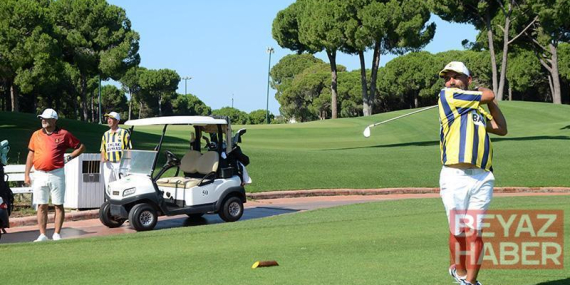 Üç kulübün taraftarı golf sahasında dostluk için buluştu