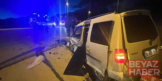 Kayseri’de hafif ticari araç ile otomobil çarpıştı: 1 ölü, 6 yaralı