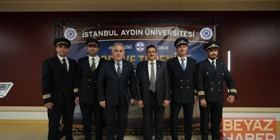 İstanbul Aydın Üniversitesi’nde 23 pilot bröve alarak mezun oldu