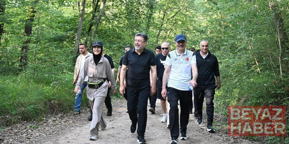 Kampa katılan bakanlar ormanda sabah yürüyüşü yaptı