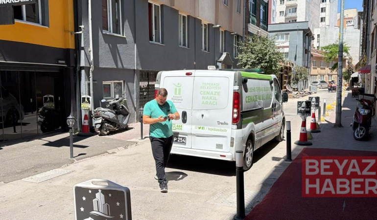 Aparttaki odasında ölü bulundu
