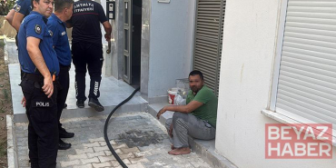 Annesiyle tartışıp kendisini kilitlediği odayı ateşe verdi, kapı kırılarak kurtarıldı