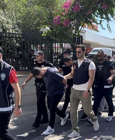 Muğla merkezli 4 ilde gözaltına alınan 18 göçmen kaçakçılığı şüphelisi adliyede
