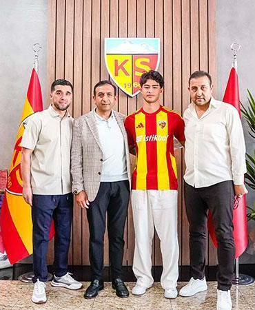 Kayserispor’da Kayra Cihan ile 3 yıllık yeni sözleşme uzattı