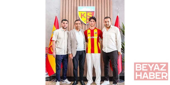 Kayserispor’da Kayra Cihan ile 3 yıllık yeni sözleşme uzattı
