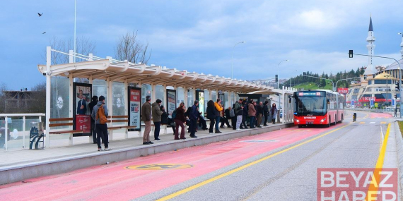 Sakarya’da metrobüs 1 yaşında: 3 milyon 650 bin yolcu taşıdı