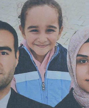 Çift ile kızlarının öldürülmesine ilişkin davanın ilk duruşmasında 2 sanığa tahliye