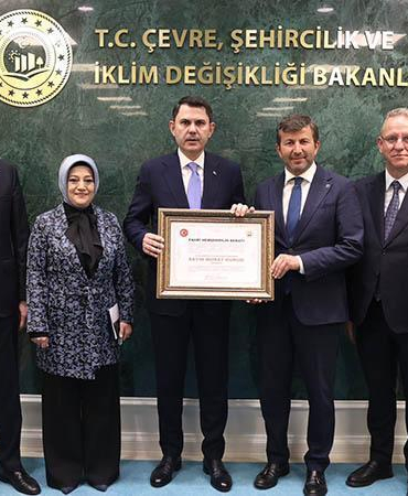 Bakan Kurum’a Kütahya’dan hemşehrilik beratı
