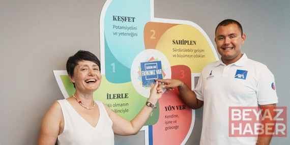 Otizmli yüzücü Tuna, Kuzey Kanalı geçişine törenle uğurlandı