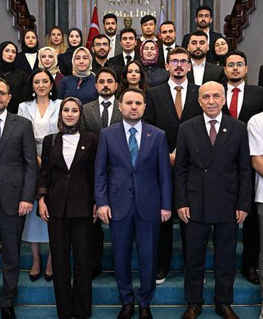 Bakan Gürlek, İstanbul 2 No’lu Barosu Başkanı Şamlı ve stajyer avukatları kabul etti