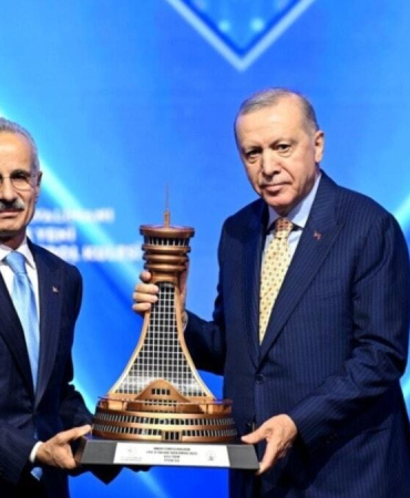 Erdoğan açtı ama uçaklar inemiyor