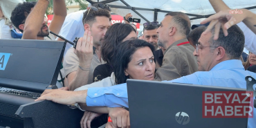 Öcalan’a özgürlük mitinginde DEM'li vekiller ile polis arasında “flaş bellek” gerginliği